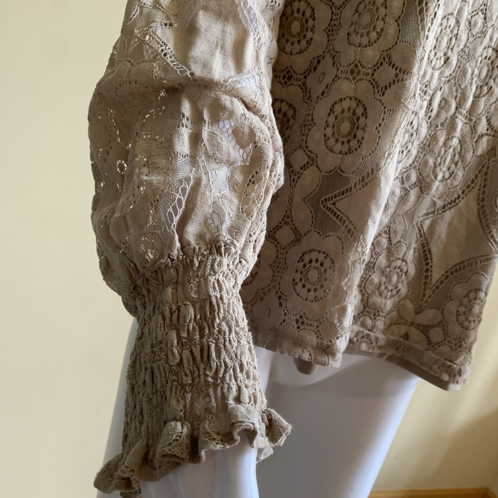 ULTRA PINK‎ Cute Floral Lace Beige Top Smocked Long Sheer Sleeve Mock Blouse L - Picture 3 of 16